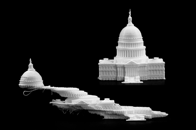 a 3d model comparison of the offsetted result caused by printer vibrations on the top image, and the successful result with the new UM algorithm applied to the printer on the bottom image