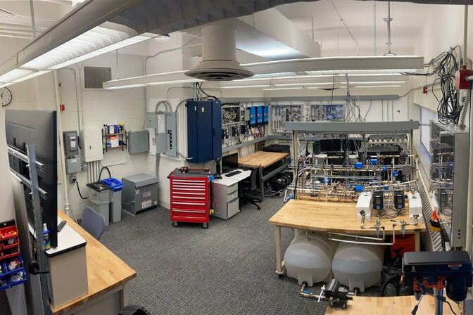 The inside of the University of Michigan Marine Engineering Lab.