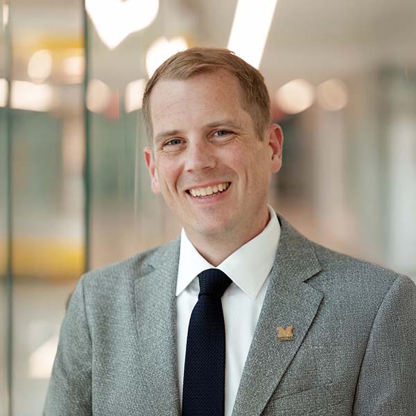 Portrait of Kevin Field.