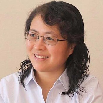 Portrait of Stella Yu.