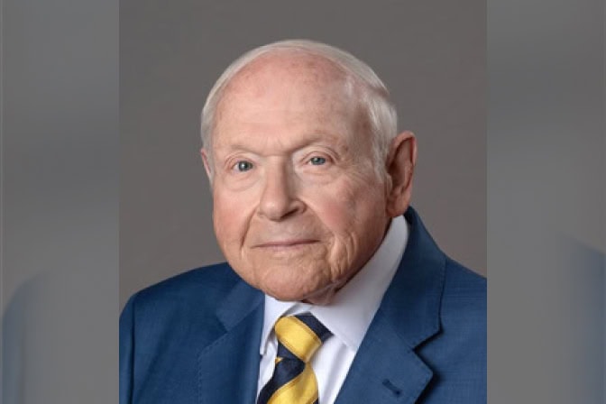 Portrait of Jon Holt.