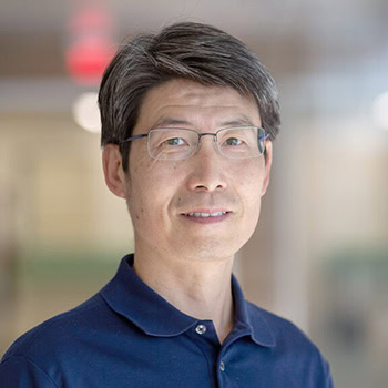 Portrait of Jay Guo.