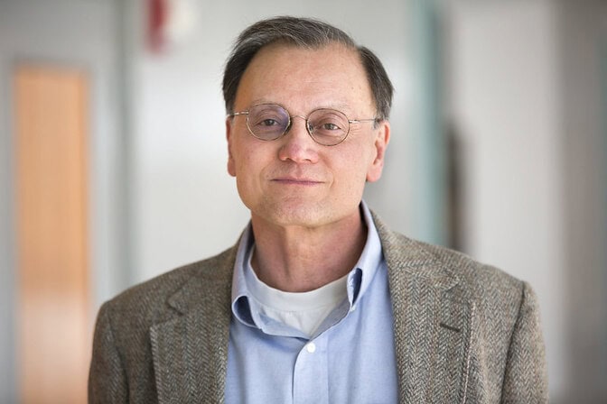 Portrait photo of Chris Ruf.